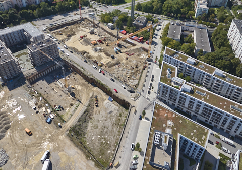 03.09.2025 - Luftbilder der DEMOS-Baustelle und BayernHeim-Baustelle Alexiqauartier und BayernHeim in Neuperlach