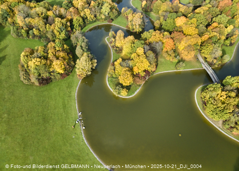 21.10.2025 - der Ostpark mit See und Biergarten im Herbst 2025