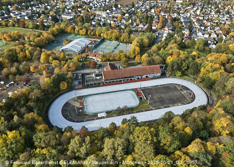 21.10.2025 - der Ostpark mit See und Biergarten im Herbst 2025