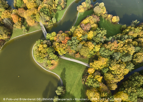 21.10.2025 - der Ostpark mit See und Biergarten im Herbst 2025