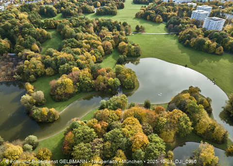 21.10.2025 - der Ostpark mit See und Biergarten im Herbst 2025