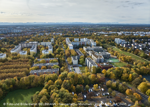 21.10.2025 - der Ostpark mit See und Biergarten im Herbst 2025