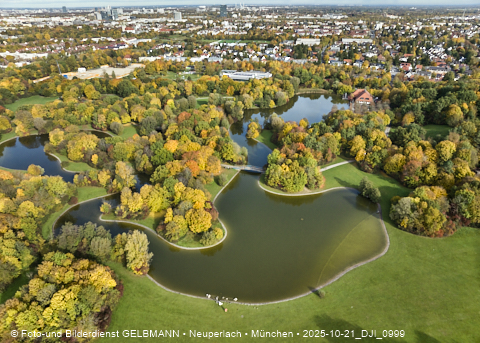 21.10.2025 - der Ostpark mit See und Biergarten im Herbst 2025
