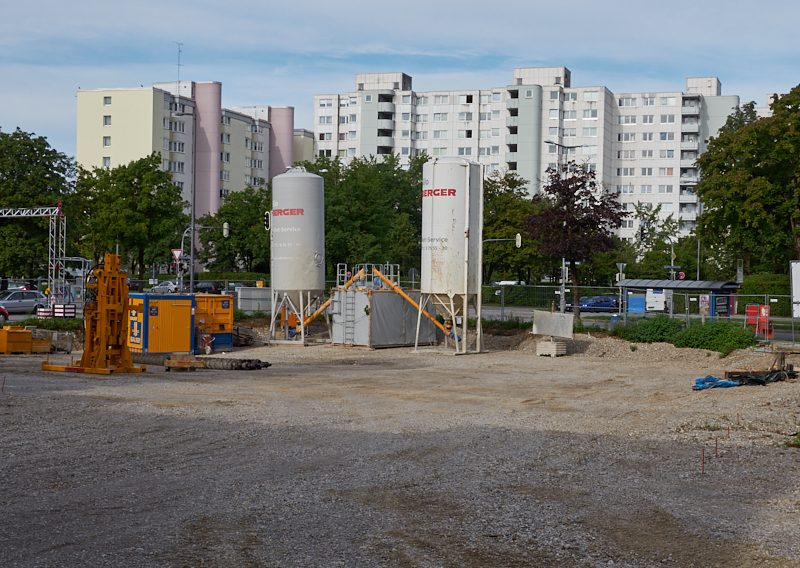 14.08.2019 - Die Aufstockungsarbeiten am OMGR beginnen