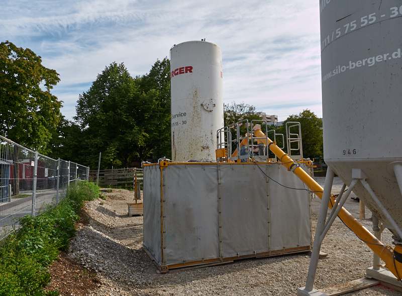 14.08.2019 - Die Aufstockungsarbeiten am OMGR beginnen