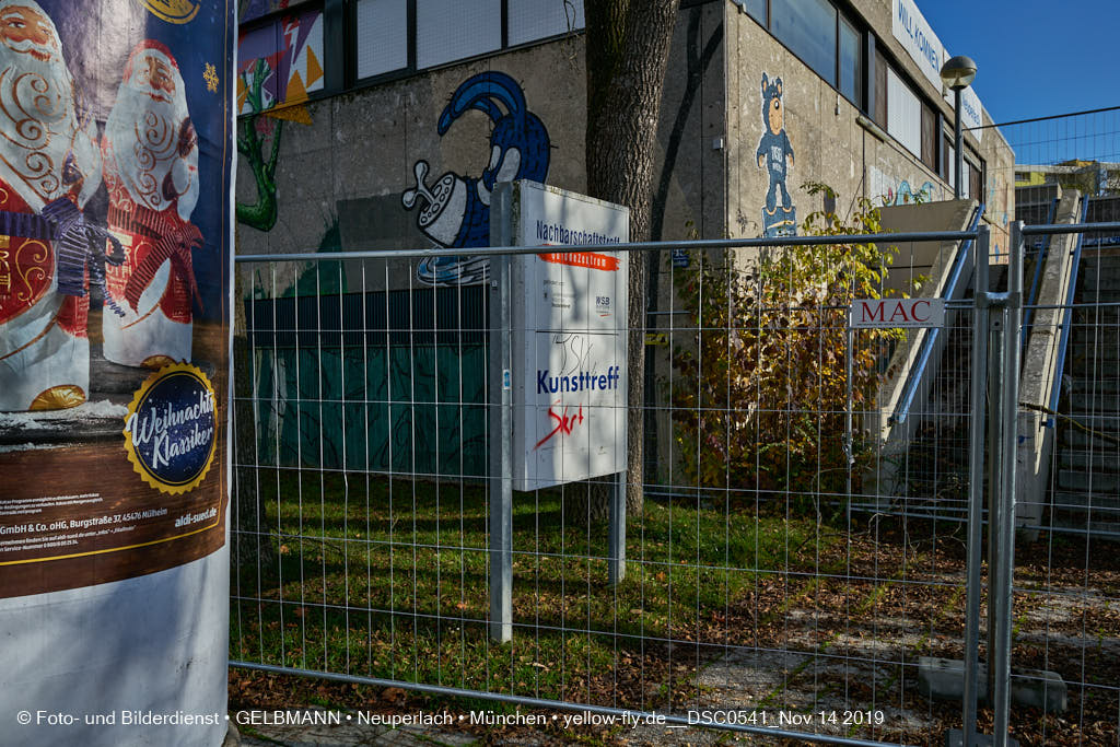 14.11.2019 - Das Quiddezentrum kurz vor dem Abriss in Neuperlach