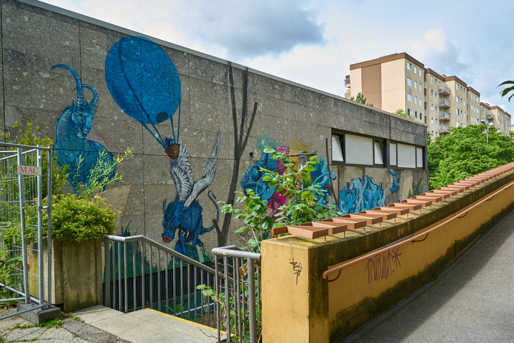 05.07.2021 - Maschendrahtzaun um das Alexisquartier in Neuperlach