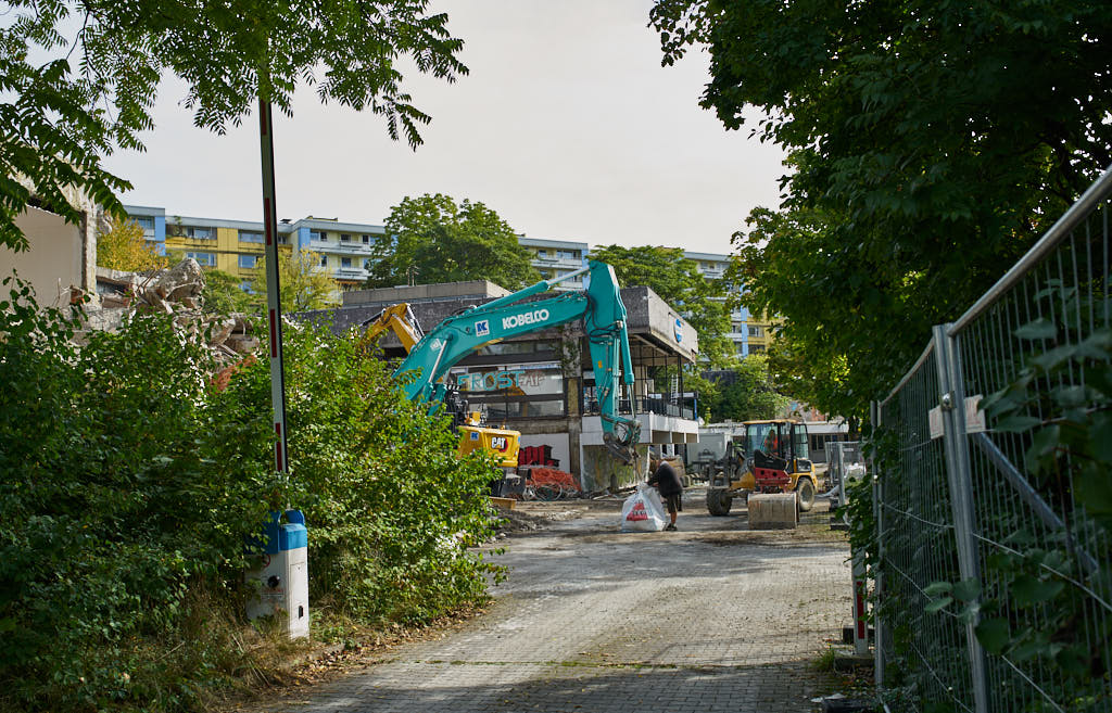 22.09.2021 - Abrissbegin des Quiddezentrums in Neuperlach