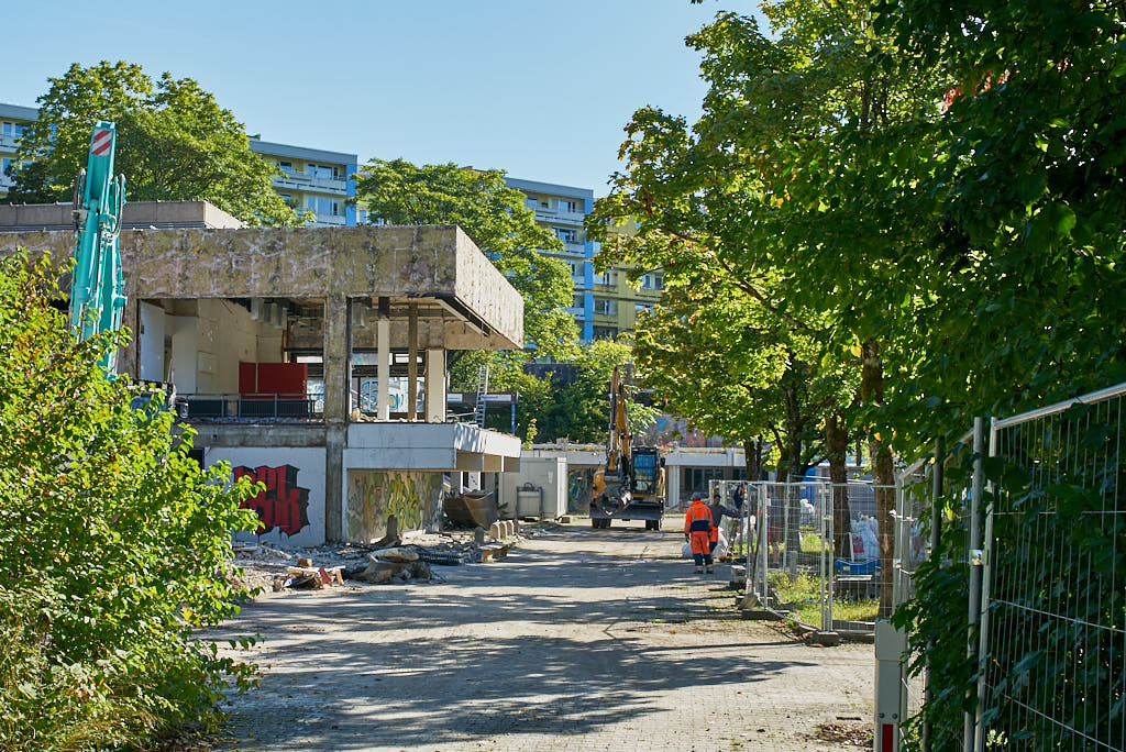 23.09.2021 - Abrissbegin des Quiddezentrums in Neuperlach
