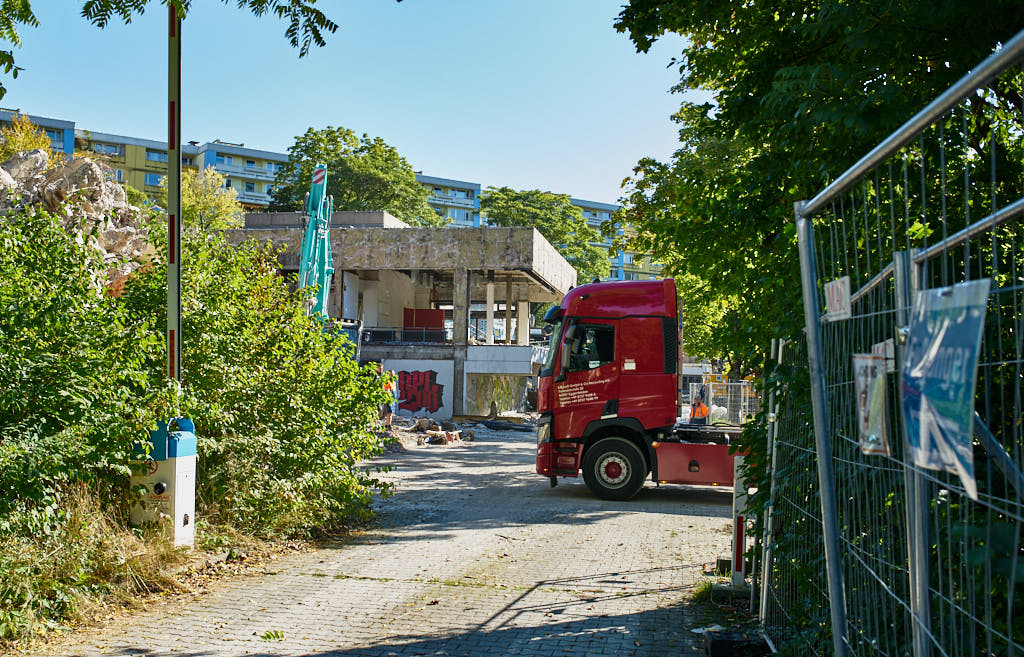 23.09.2021 - Abrissbegin des Quiddezentrums in Neuperlach