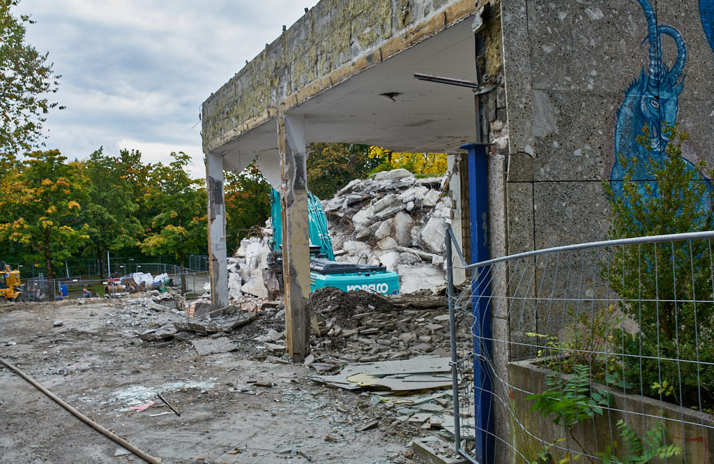 29.09.2021 - Abrissbegin des Quiddezentrums in Neuperlach