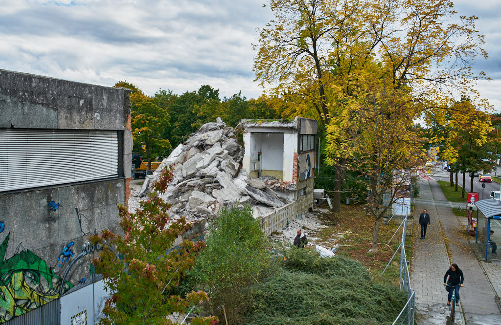 29.09.2021 - Abrissbegin des Quiddezentrums in Neuperlach