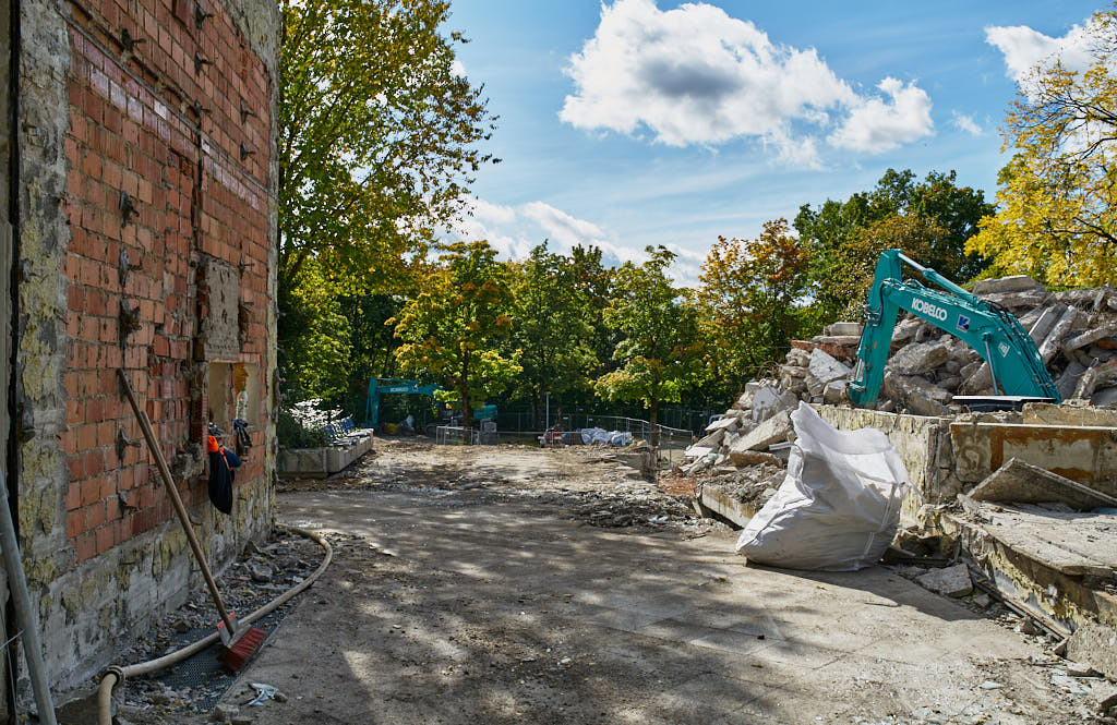 30.09.2021 - Abrissbegin des Quiddezentrums in Neuperlach