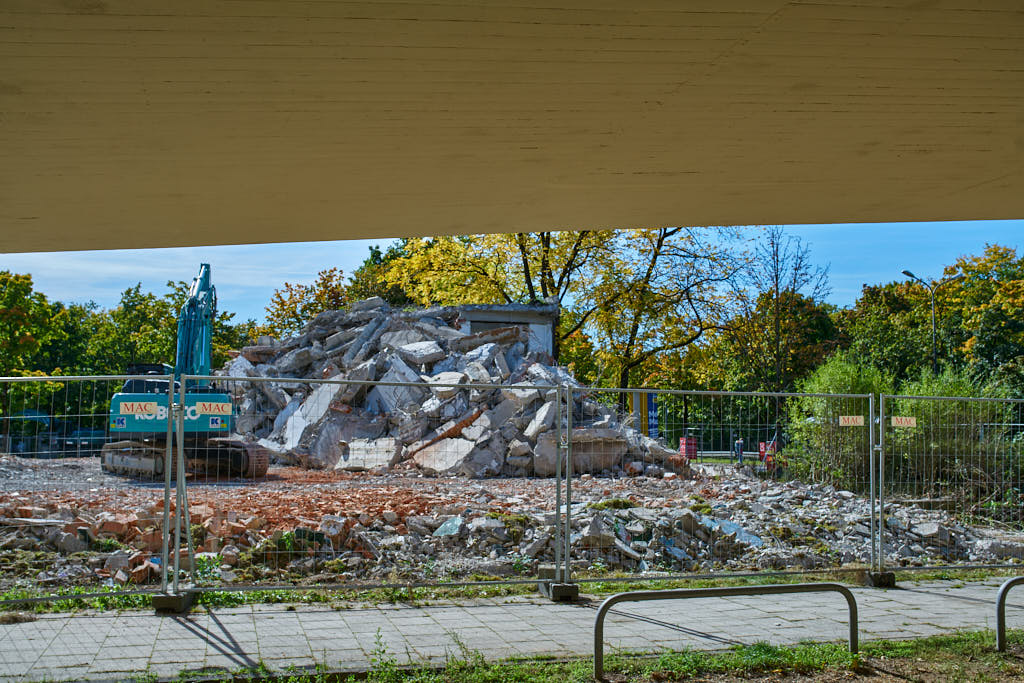 01.10.2021 - Abrissbegin des Quiddezentrums in Neuperlach