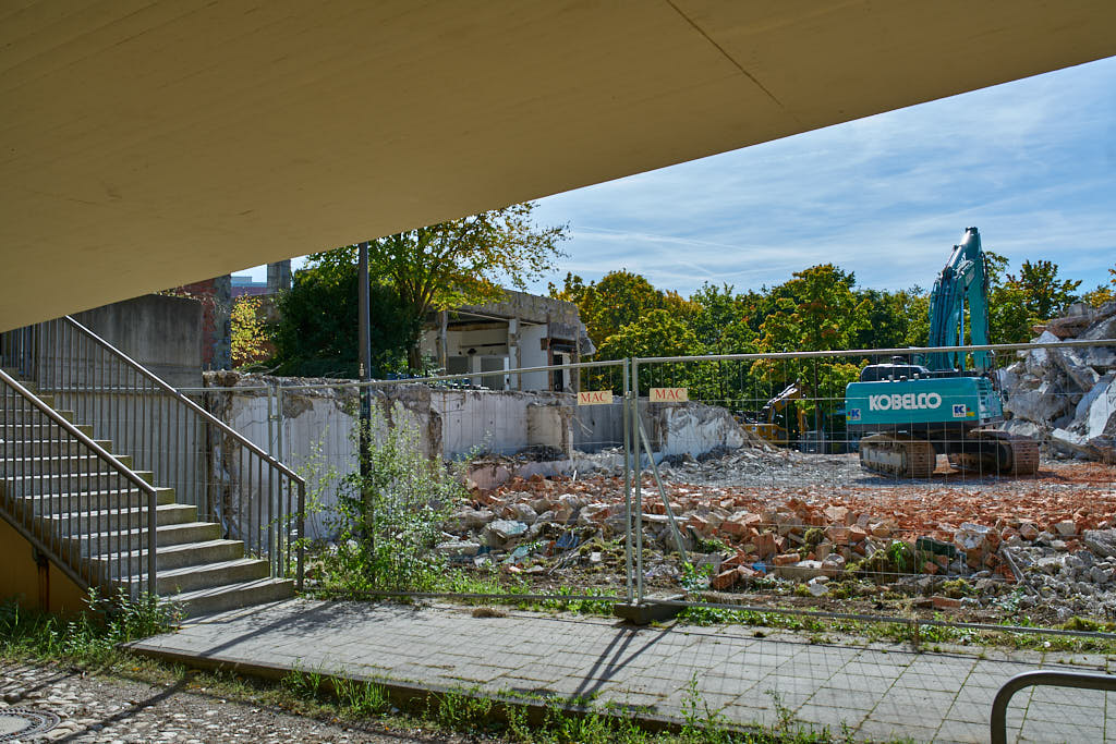 01.10.2021 - Abrissbegin des Quiddezentrums in Neuperlach