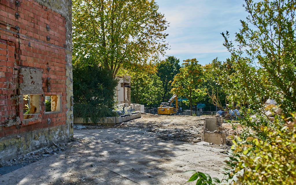 01.10.2021 - Abrissbegin des Quiddezentrums in Neuperlach