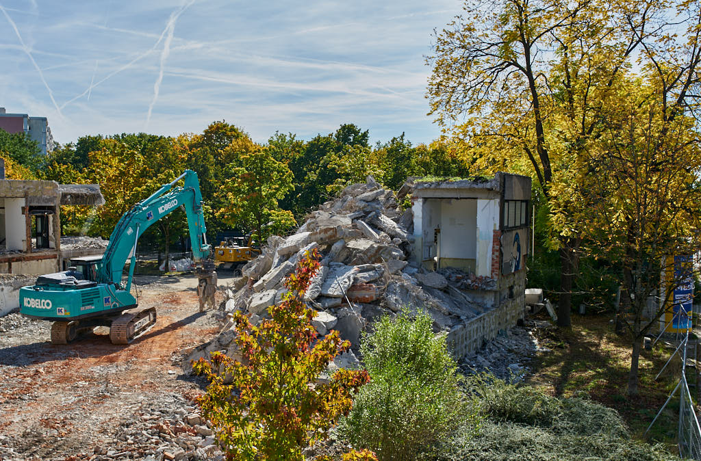 01.10.2021 - Abrissbegin des Quiddezentrums in Neuperlach