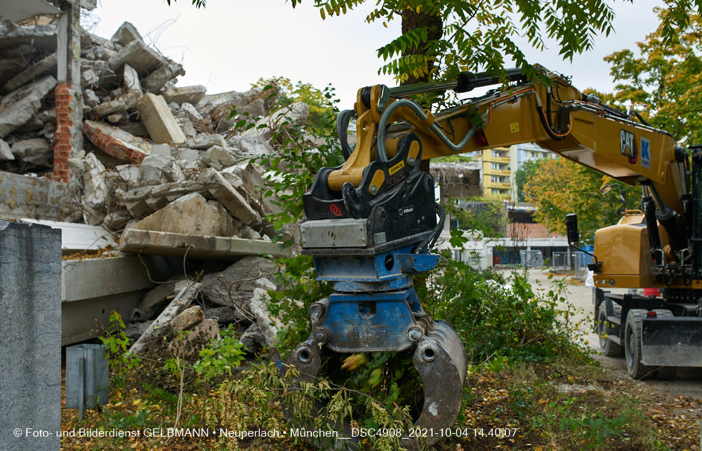 04.10.2021 - Abrissarbeiten am Quiddezentrum in Neuperlach