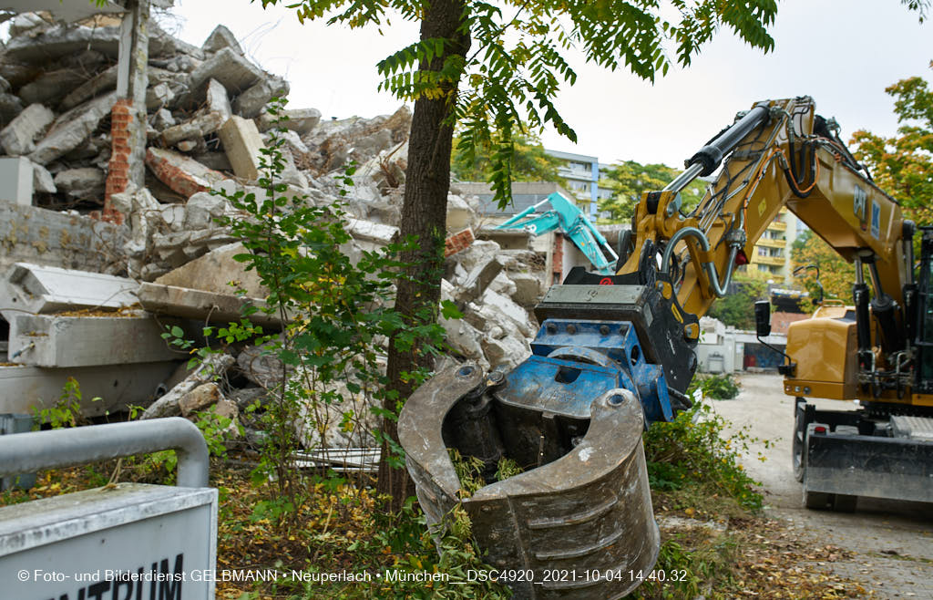 04.10.2021 - Abrissarbeiten am Quiddezentrum in Neuperlach