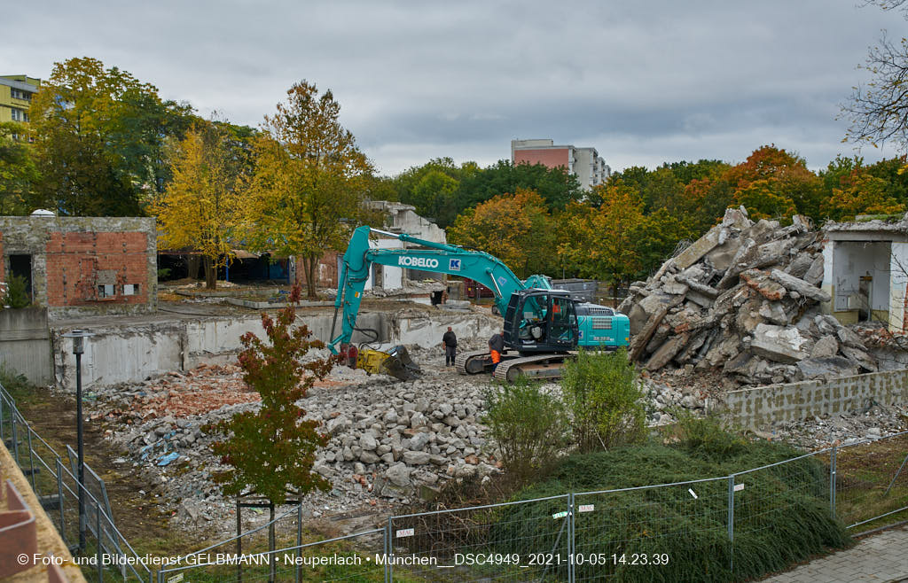 05.10.2021 - Abrissarbeiten am Quiddezentrum in Neuperlach