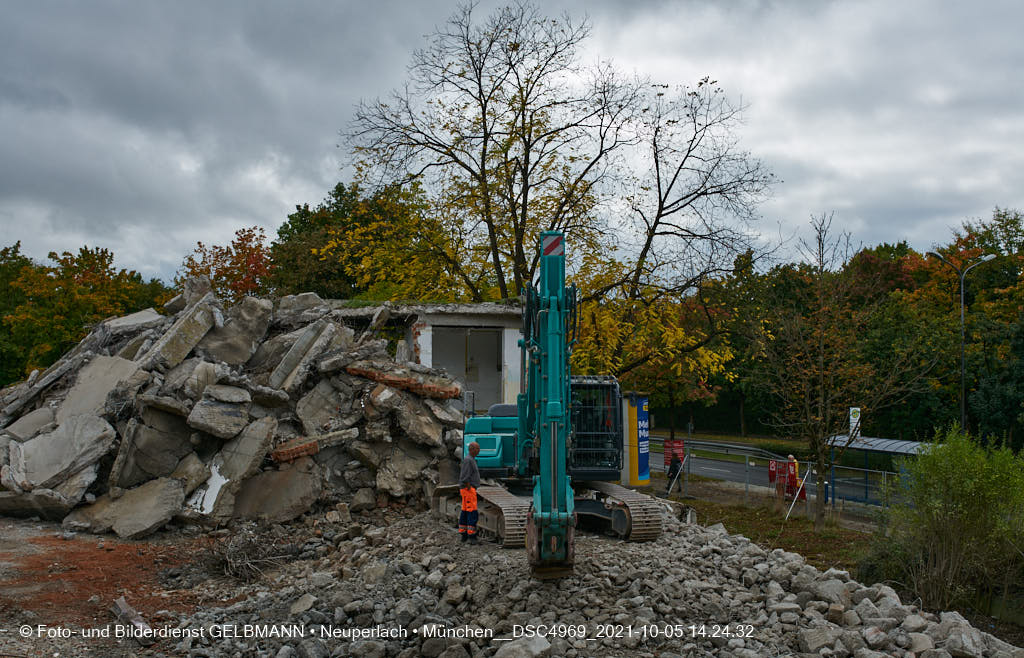 05.10.2021 - Abrissarbeiten am Quiddezentrum in Neuperlach
