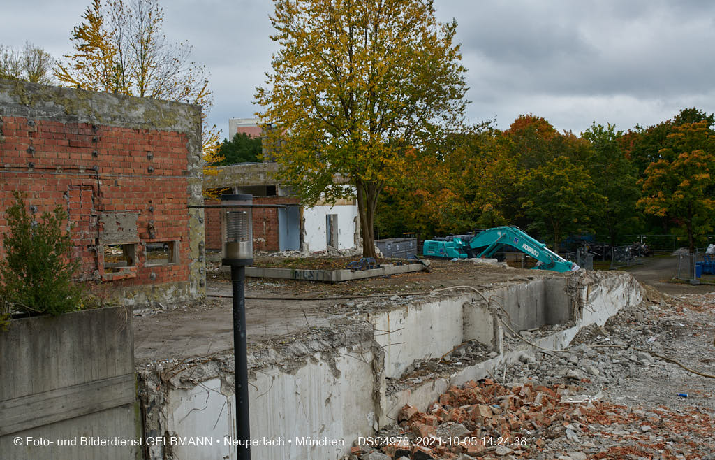 05.10.2021 - Abrissarbeiten am Quiddezentrum in Neuperlach