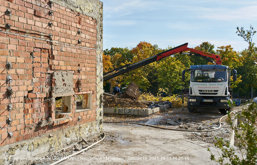 11.10.2021 - Abrissarbeiten am Quiddetentrum in Neuperlach