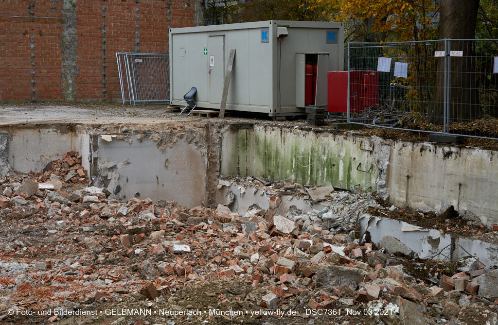 03.11.2021 - Abriss vom Quiddezentrum in Neuperlach