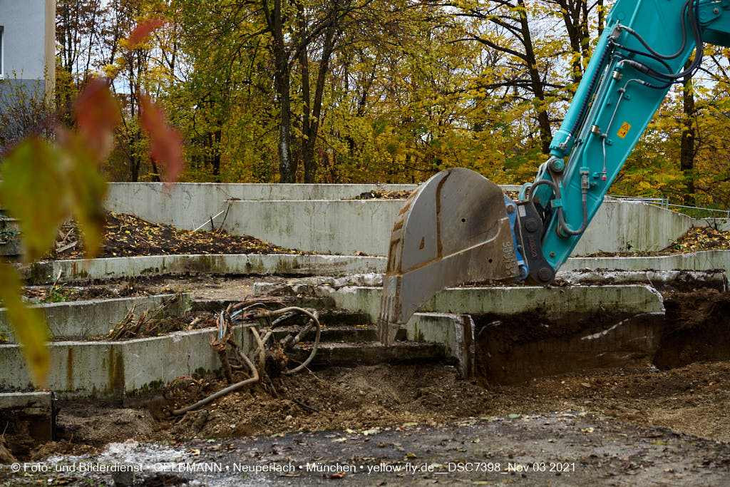 03.11.2021 - Abriss vom Quiddezentrum in Neuperlach