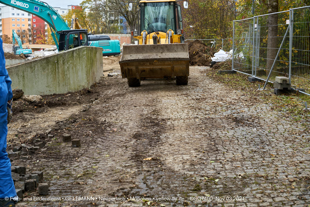 03.11.2021 - Abriss vom Quiddezentrum in Neuperlach