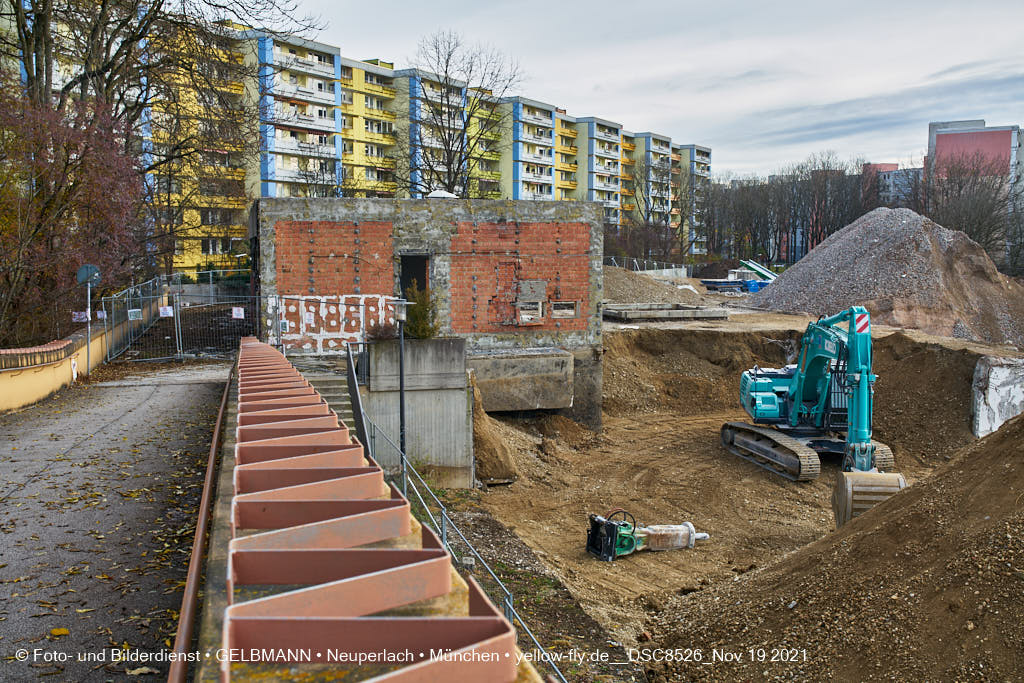19.11.2021 - Abriss-Baustelle Quiddezentrum in Neuperlach