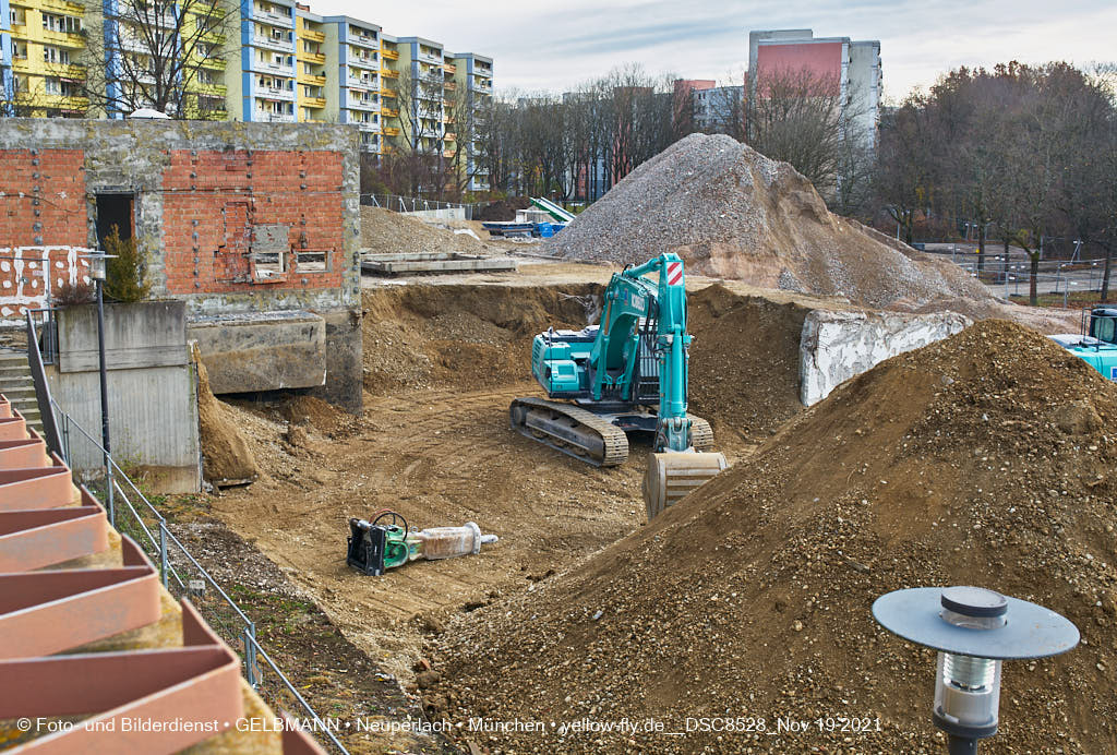 19.11.2021 - Abriss-Baustelle Quiddezentrum in Neuperlach