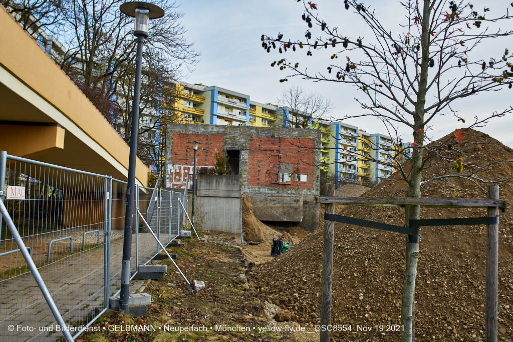 19.11.2021 - Abriss-Baustelle Quiddezentrum in Neuperlach