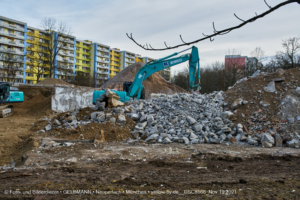 19.11.2021 - Abriss-Baustelle Quiddezentrum in Neuperlach