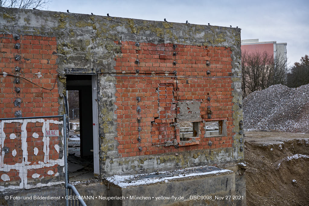 27.08.2021 - Abrissbaustelle Quiddezentrum in Neuperlach