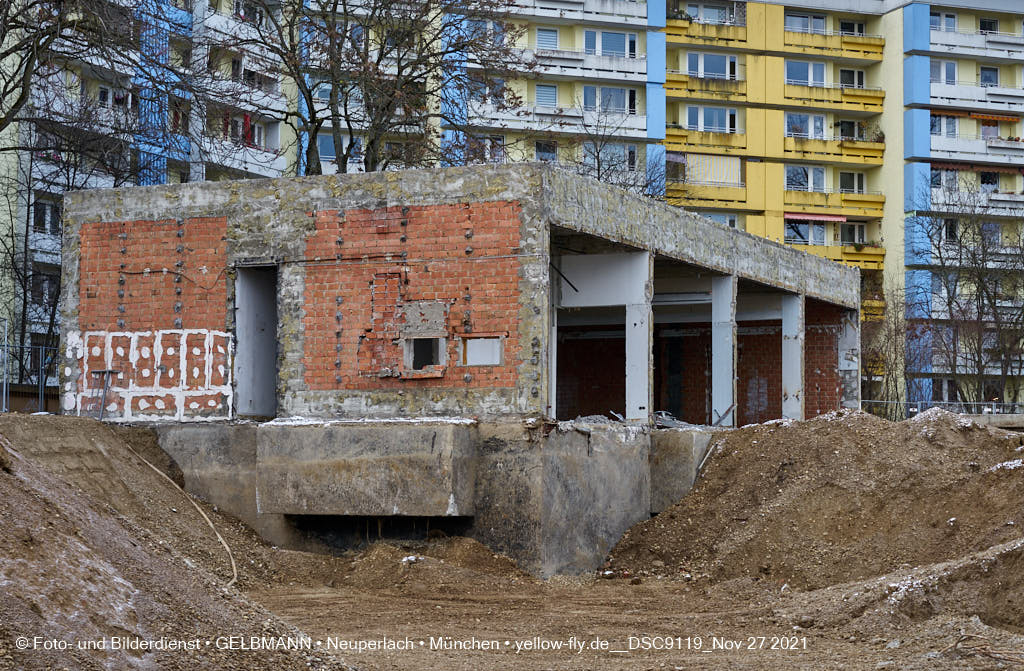 27.08.2021 - Abrissbaustelle Quiddezentrum in Neuperlach
