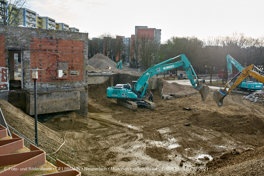 02.12.2021 - Abriss des Quiddezentrums in Neuperlach