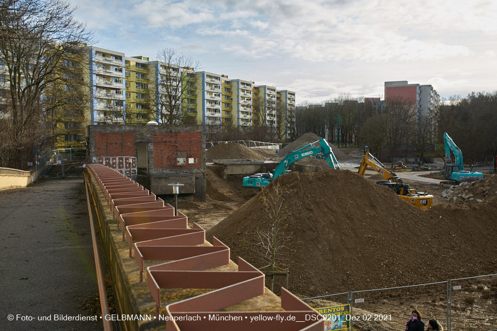 02.12.2021 - Abriss des Quiddezentrums in Neuperlach