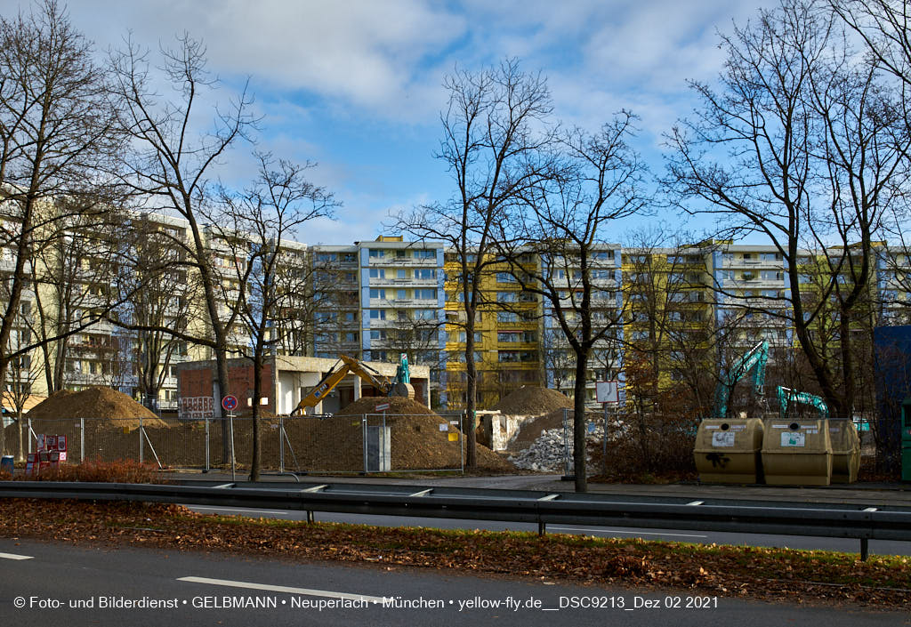 02.12.2021 - Abriss des Quiddezentrums in Neuperlach