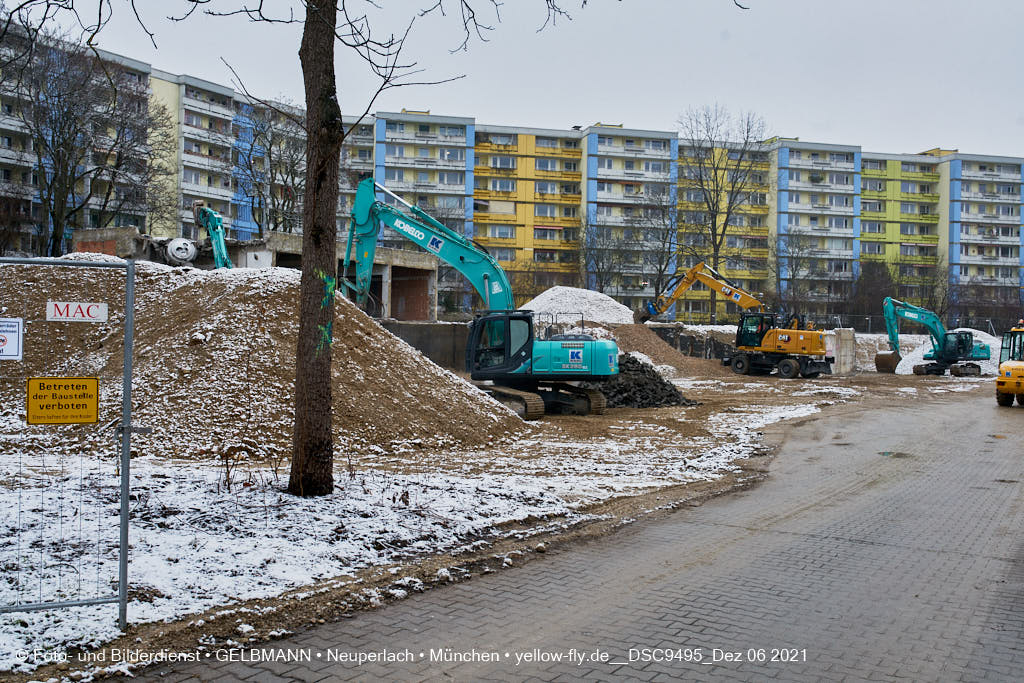 06.12.2021 -Abriss des letzten Hauses im Quiddezentrum in Neuperlach