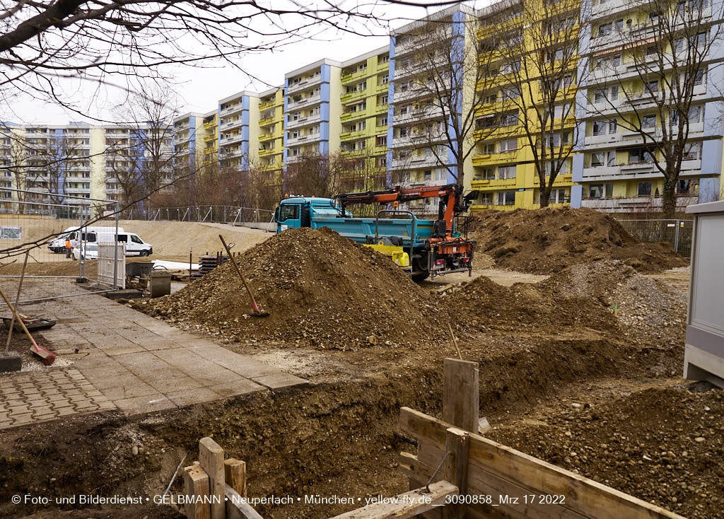 17.03.2022 - Abriss-Baustelle Quiddezentrum in Neuperlach